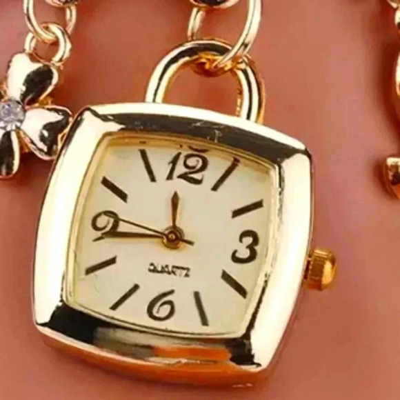 Women's Bracelet Watch LOVE Alphabet Alloy Quartz Watch Flower Decor..NWT - Picture 2 of 5